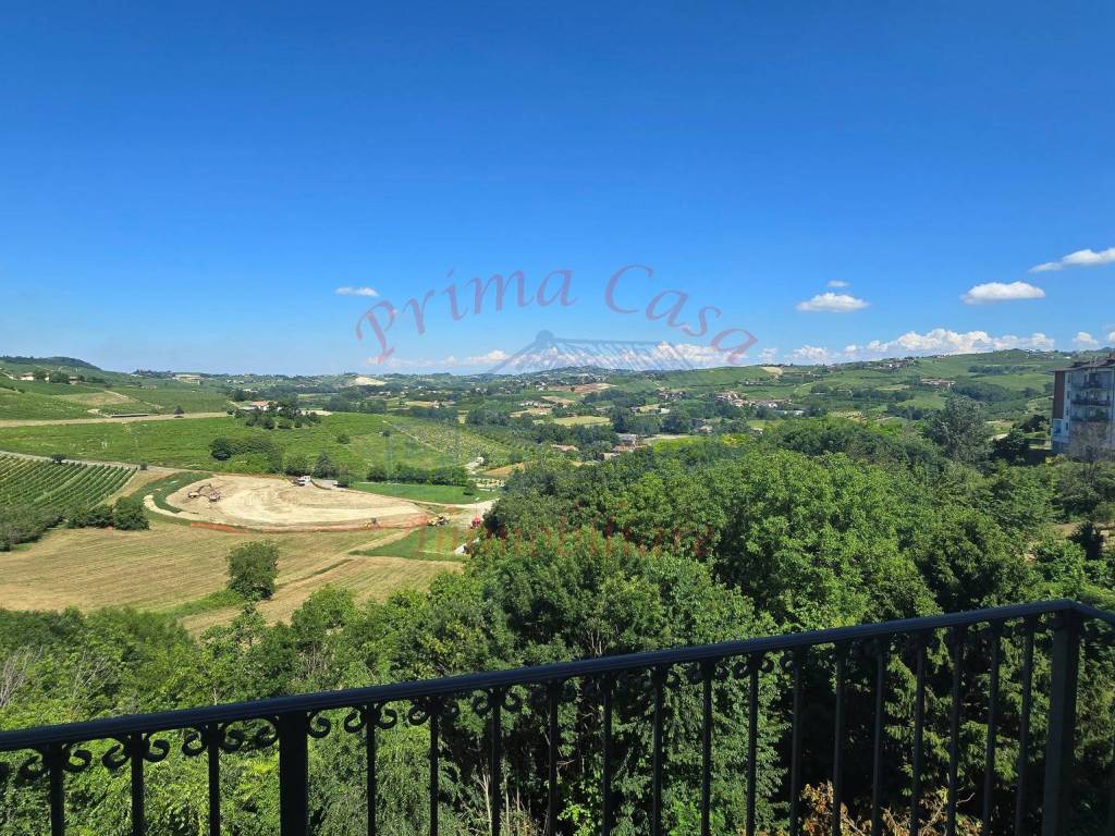 Appartamento a Castagnole delle lanze in Piazza Guglielmo Marconi - Foto 2