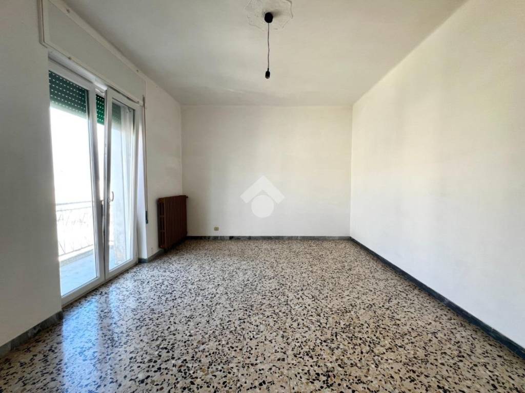 Appartamento a Ceglie messapica in Via Raffaello Sanzio, 21 - Foto 5