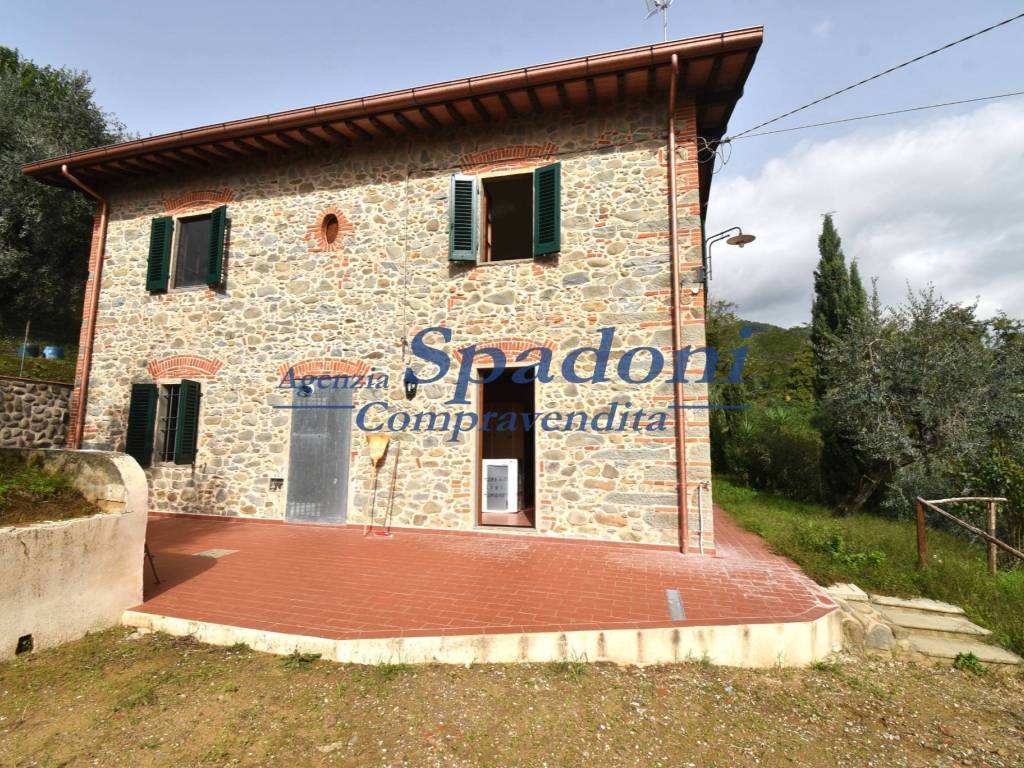 Villa a Massa e cozzile in Via Provinciale Colligiana - Foto 3