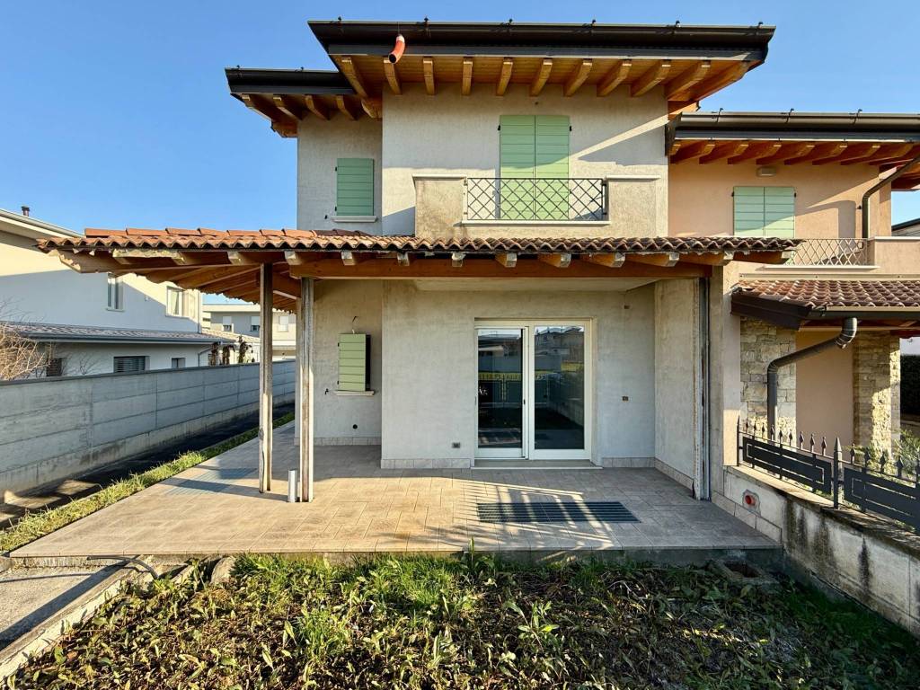 Villa a Comezzano-cizzago in Via Giacomo Matteotti, 36 - Foto 1
