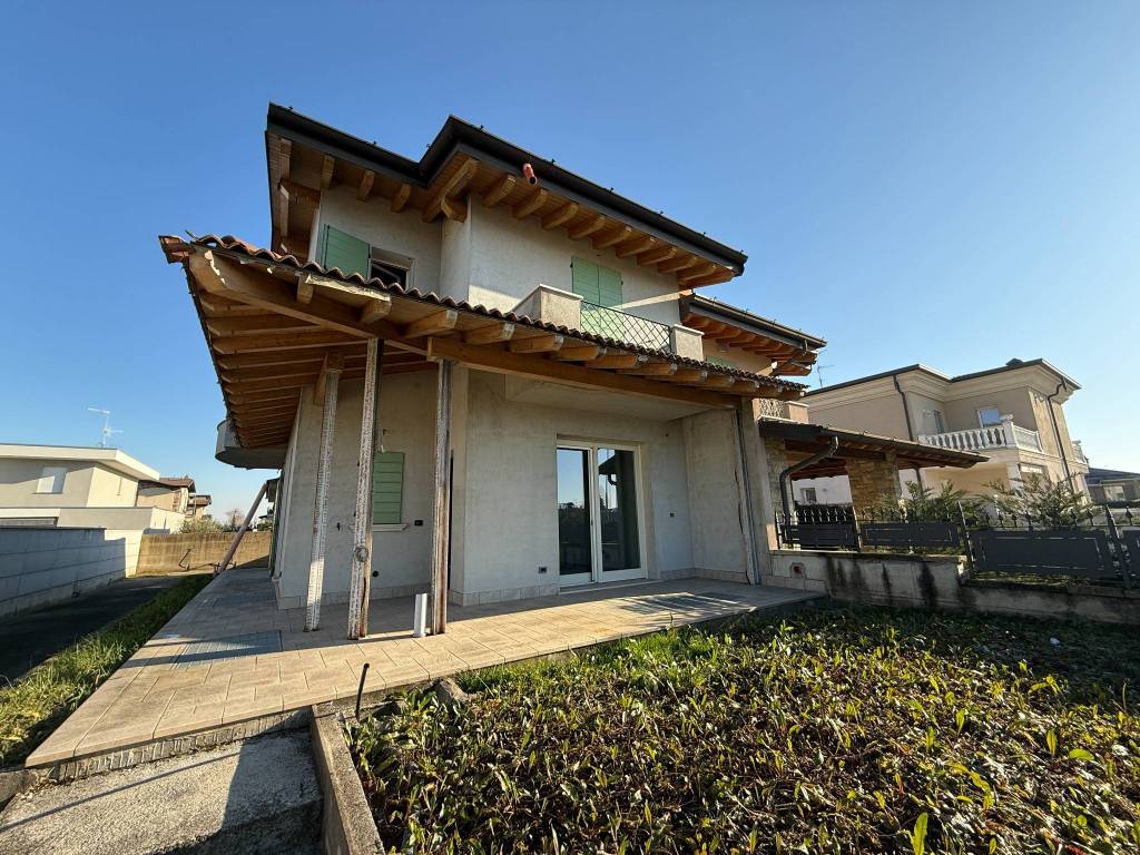 Villa a Comezzano-cizzago in Via Giacomo Matteotti, 36 - Foto 2