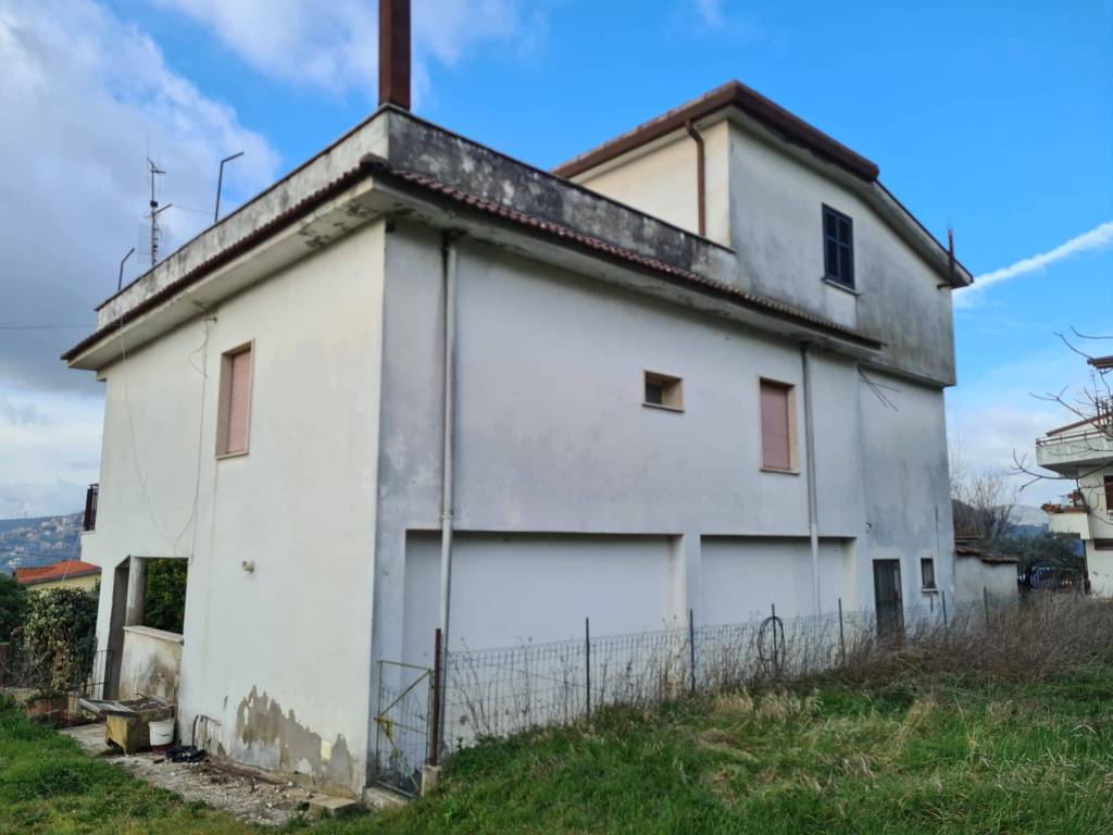 Villa a Alatri in Via Fontana Scurano - Foto 2