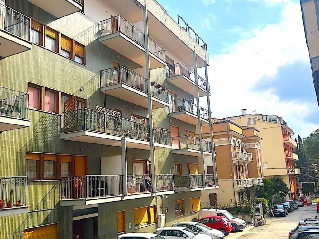 Attico / mansarda a Teramo in via berardo mezzucelli - Foto 3