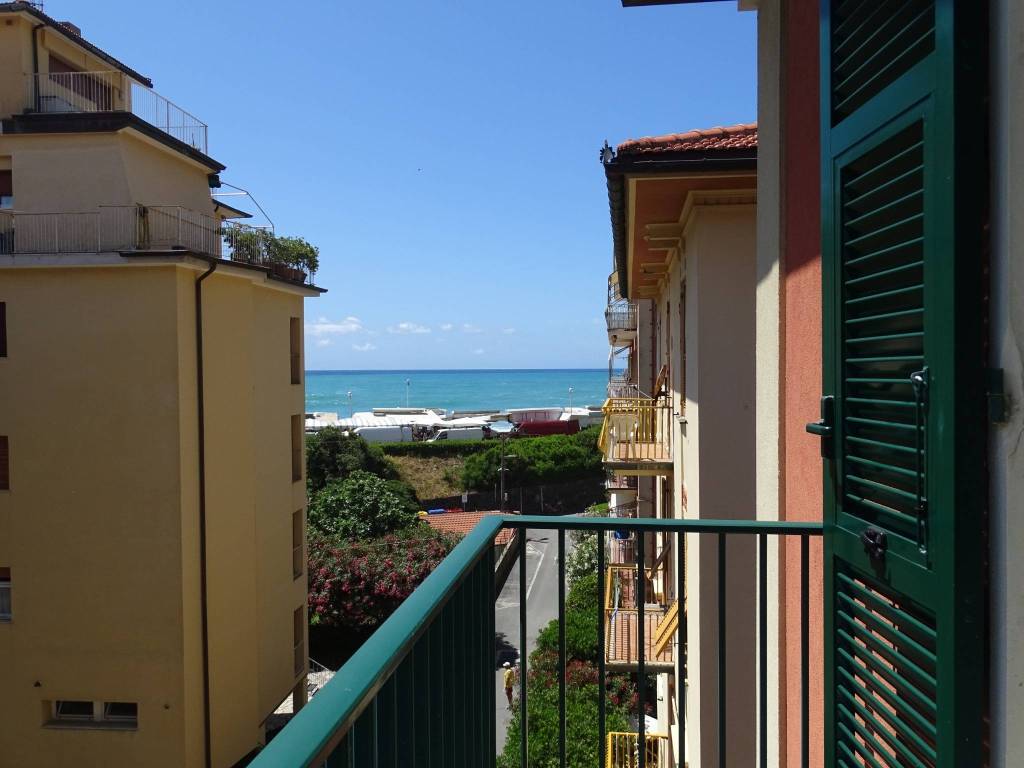 Appartamento a Levanto in Via Paola Olivieri, 8 - Foto 2
