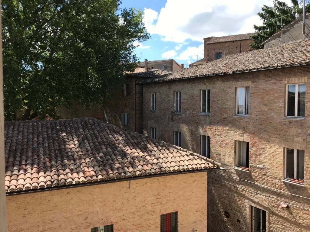 Appartamento a Urbino in Via Lorenzo Valerio - Foto 2