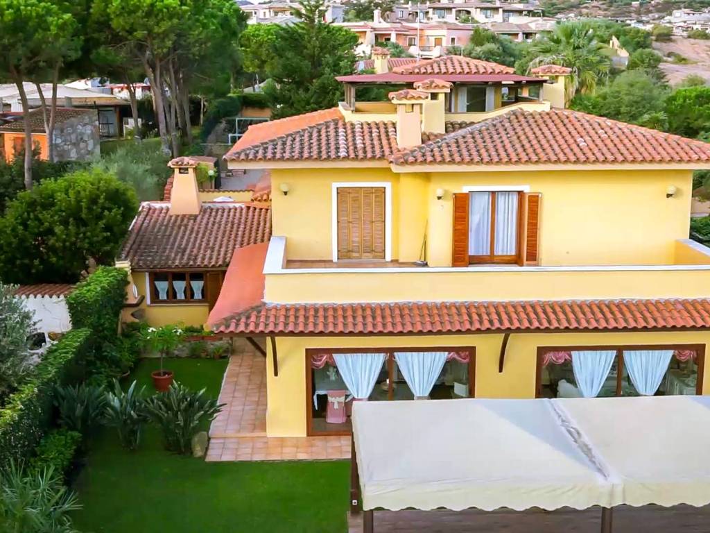 Villa a Loiri porto san paolo in Via Don Luigi Sturzo, 6 - Foto 2