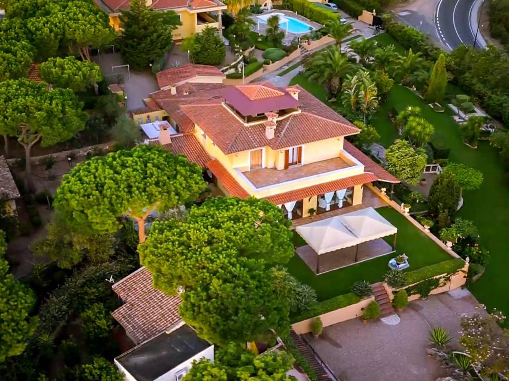 Villa a Loiri porto san paolo in Via Don Luigi Sturzo, 6 - Foto 4