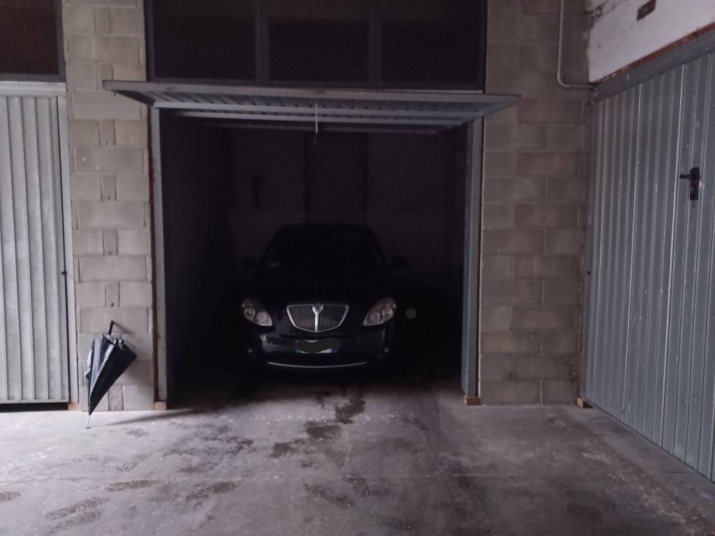 Box / garage a Omegna in Via Edmondo De Amicis - Foto 3