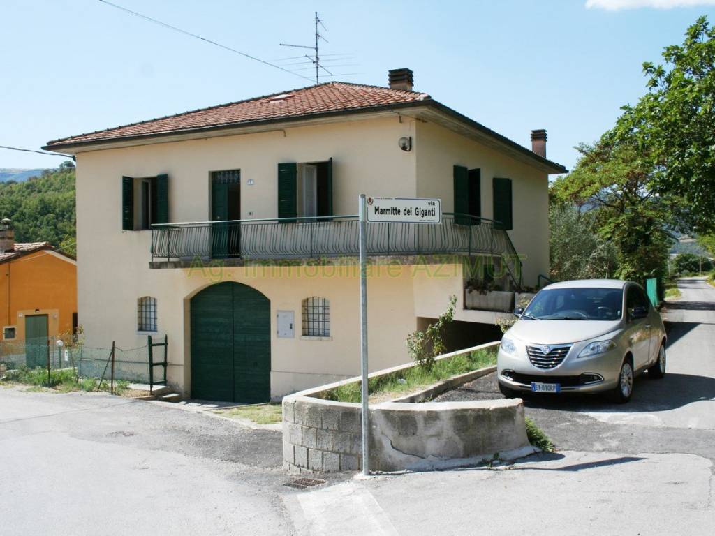 Villa a Fossombrone in Strada Provinciale Flaminia - Foto 5