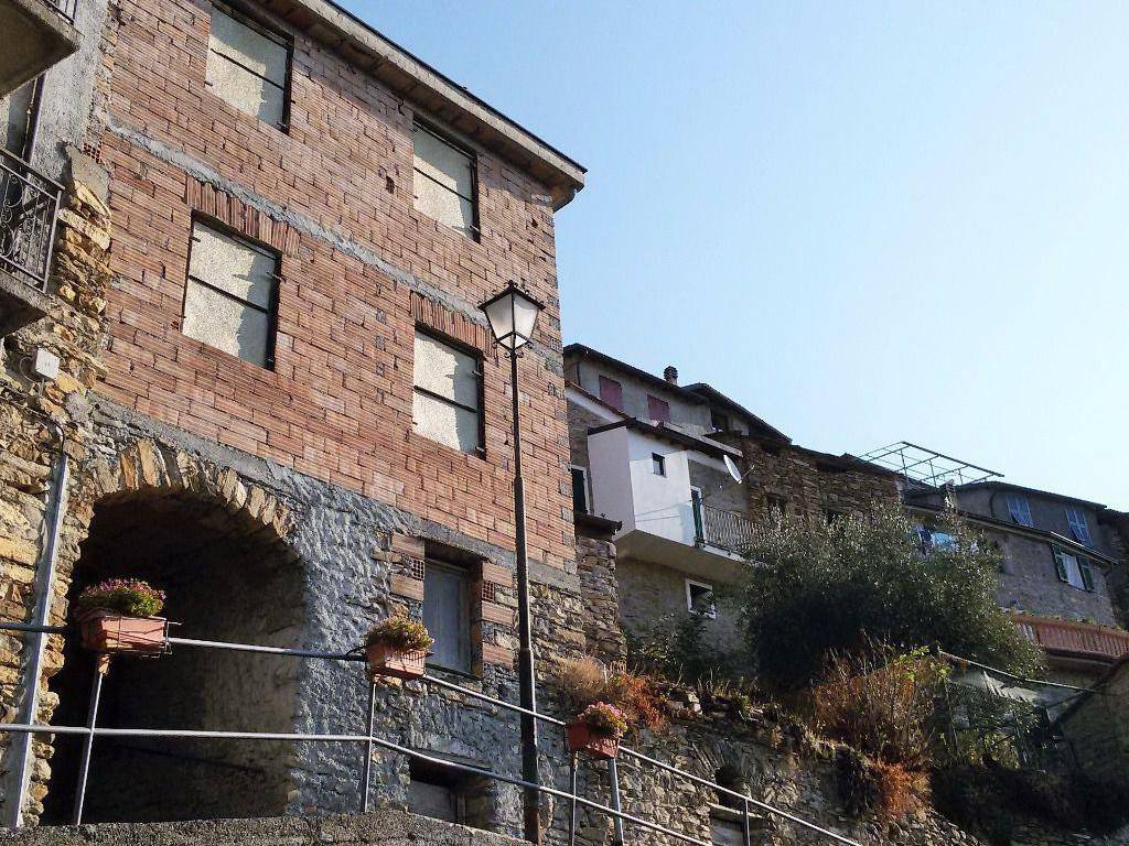 Casa indipendente a Molini di triora in Via 4 Novembre - Foto 4