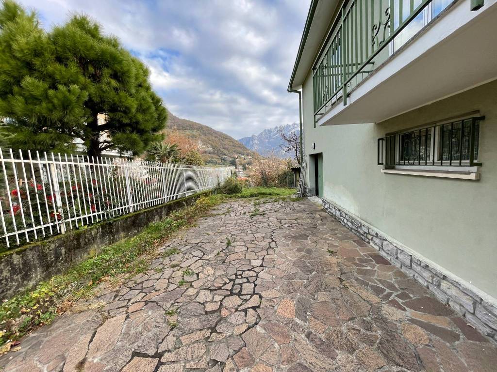 Villa a Galbiate in Via 1 Maggio, 40 - Foto 2
