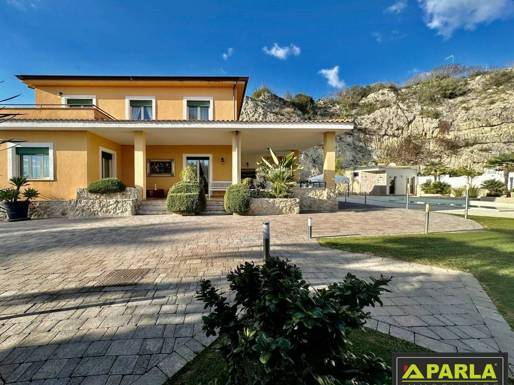 Villa a Canicattì in Viale Giudice Antonino Saetta - Foto 3