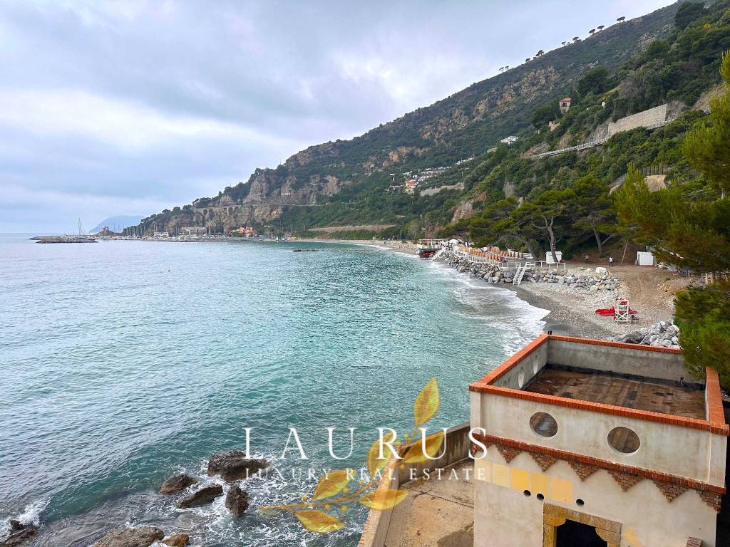 Villa a Alassio in Via Aurelia - Foto 2