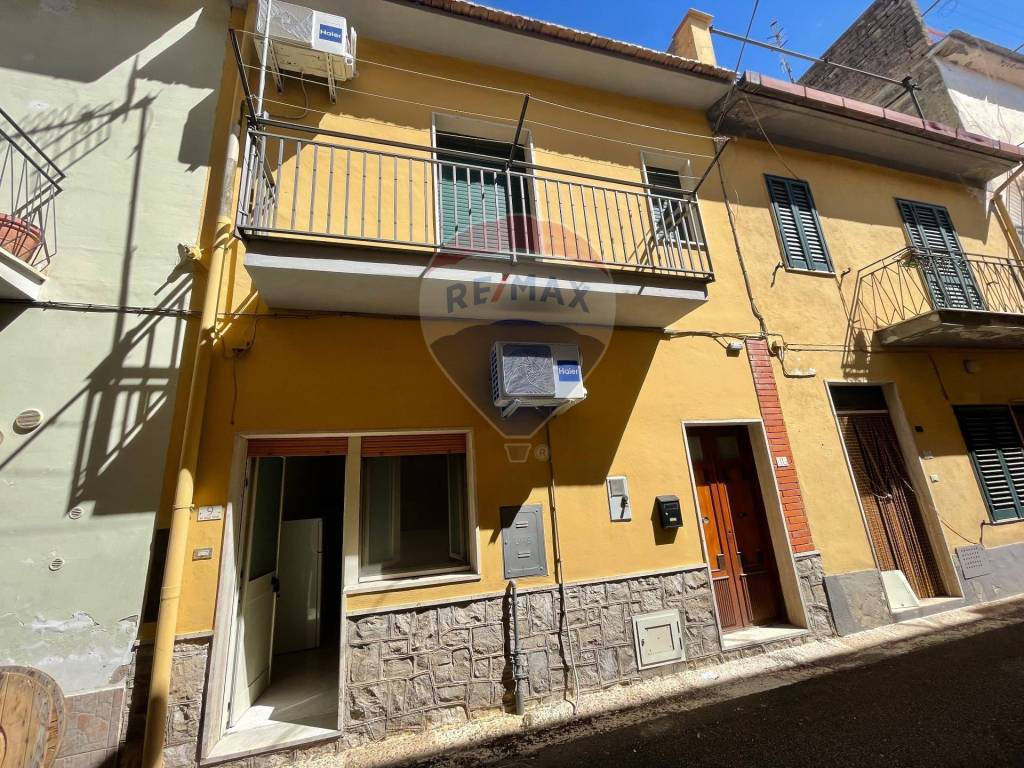 Casa indipendente a San salvatore telesino in Via belle donne, 9 - Foto 2