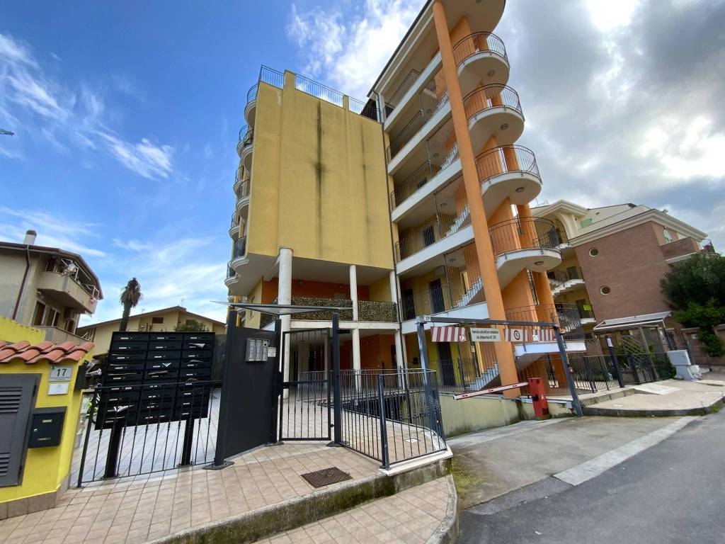 Appartamento a Tortoreto in Via Firenze - Foto 2
