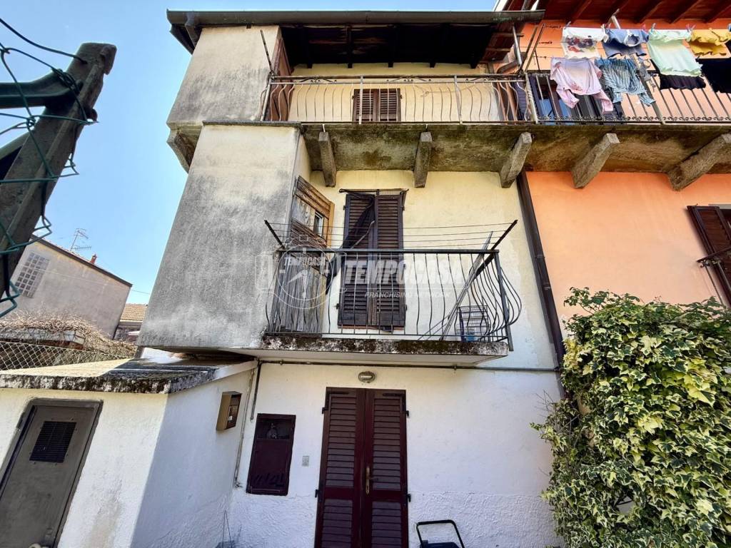 Casa indipendente a Verbania in Via Antonio Rosmini, 28 - Foto 2