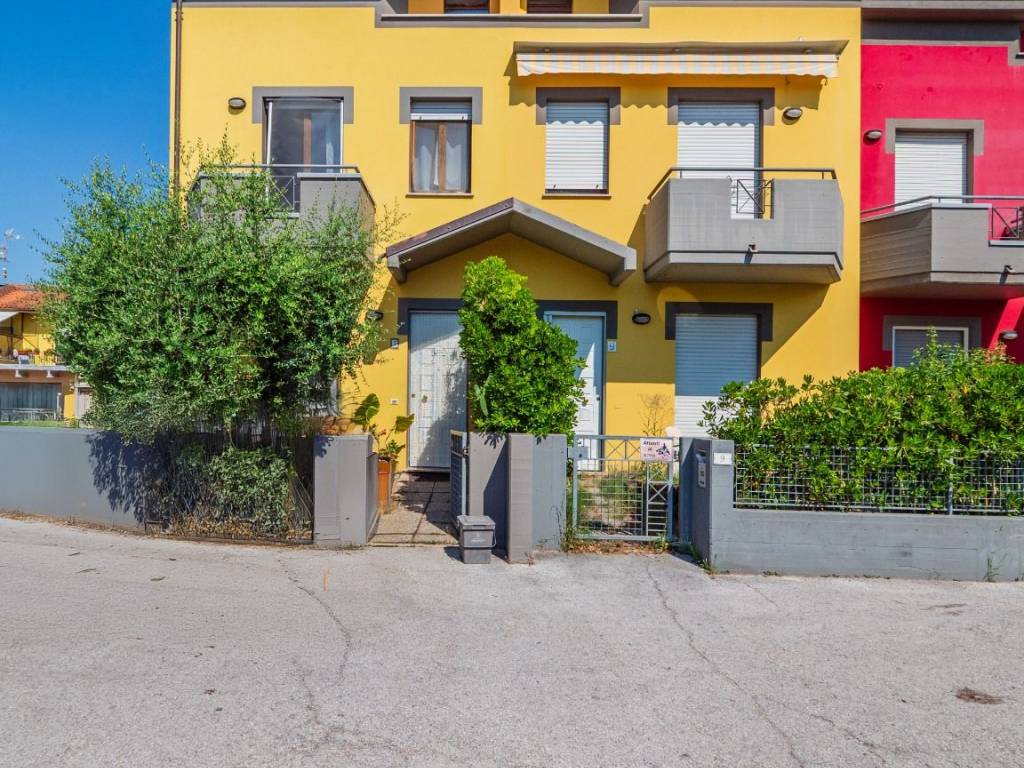 Casa indipendente a Cartoceto in Via Nino Bixio, 7 - Foto 4