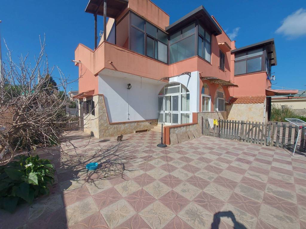 Villa a Taranto in Via Antonio Cofano, 9 - Foto 2