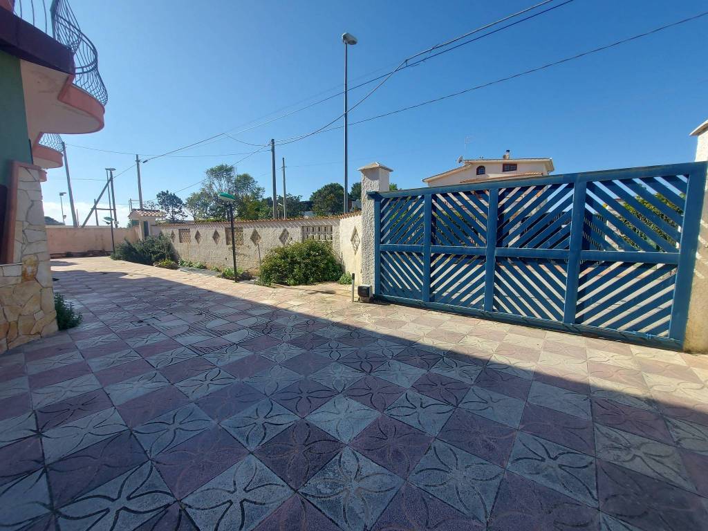 Villa a Taranto in Via Antonio Cofano, 9 - Foto 3