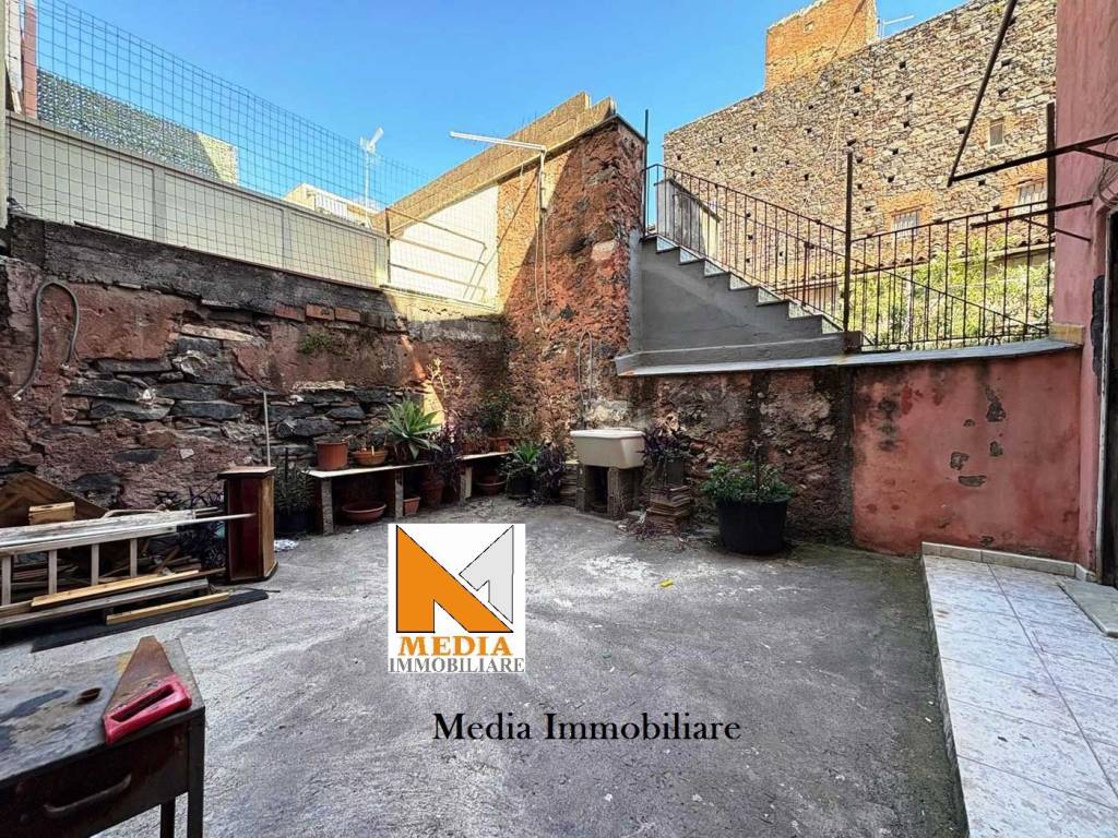 Casa indipendente a Catania in Via Re Martino, 62 - Foto 3