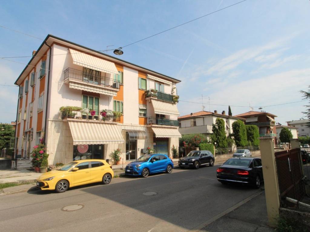 Appartamento a Verona in Via Aniene - Foto 2