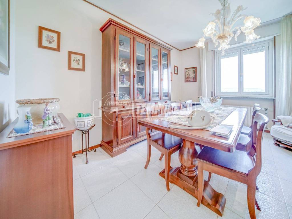 Appartamento a Castelletto sopra ticino in Via Monte Rosa - Foto 2