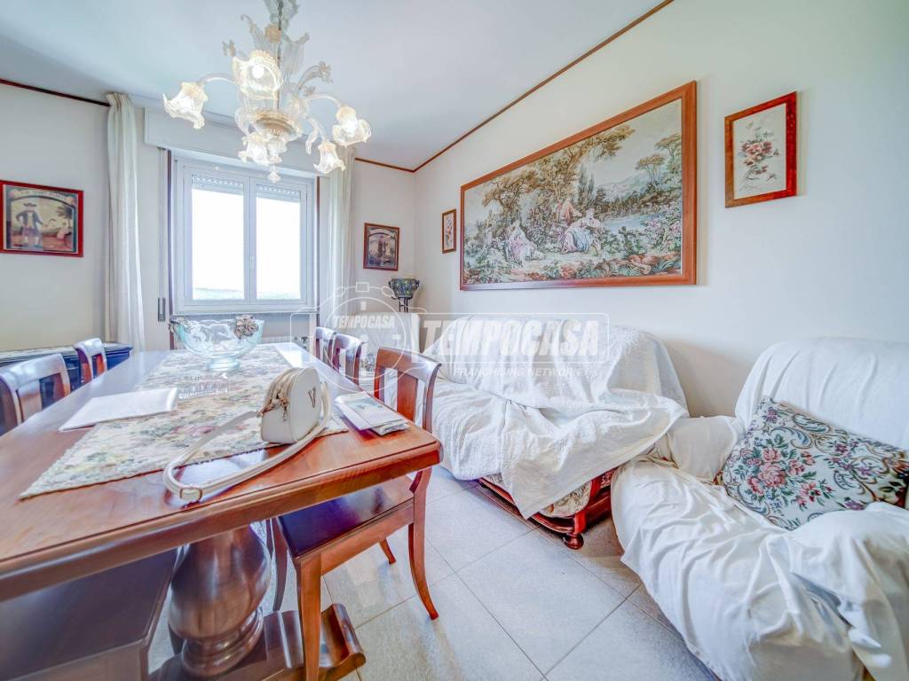 Appartamento a Castelletto sopra ticino in Via Monte Rosa - Foto 3