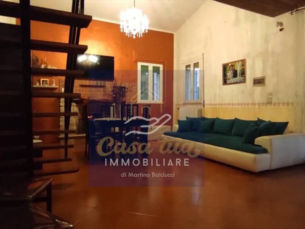 Villa a Corato in Area Residenziale Indirizzo Non Visibile Corato - Foto 4