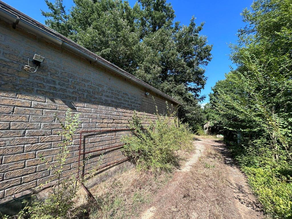 Terreno a Roccastrada in Via Senese, 25 - Foto 3