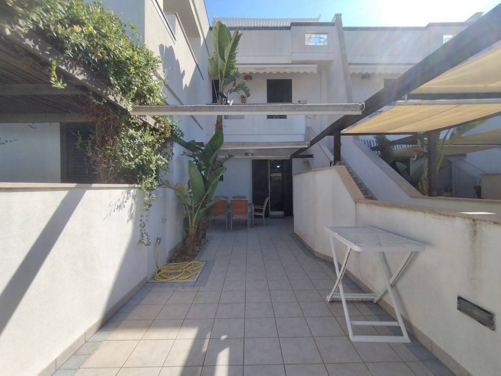 Villa a Ugento in Via Francesco Caracciolo , 28 - Foto 2