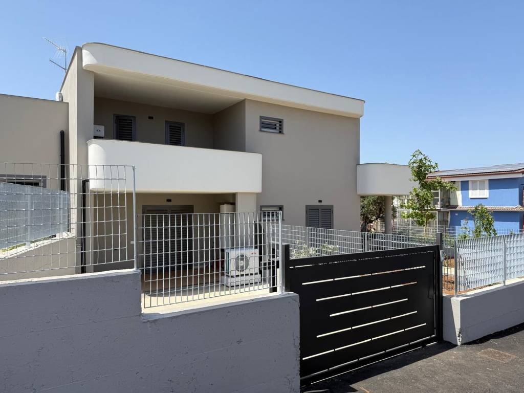 Villa a Aprilia in Via Molveno - Foto 4