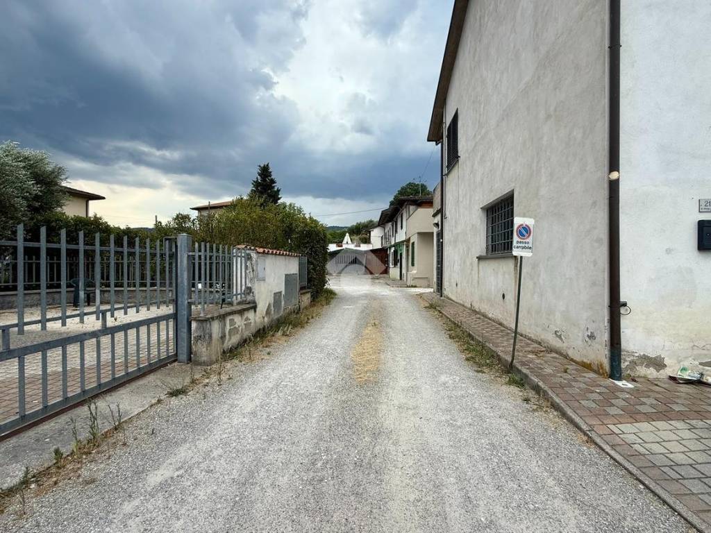 Appartamento a Quarrata in Via Vecchia Fiorentina Primo Tronco, 215 - Foto 3