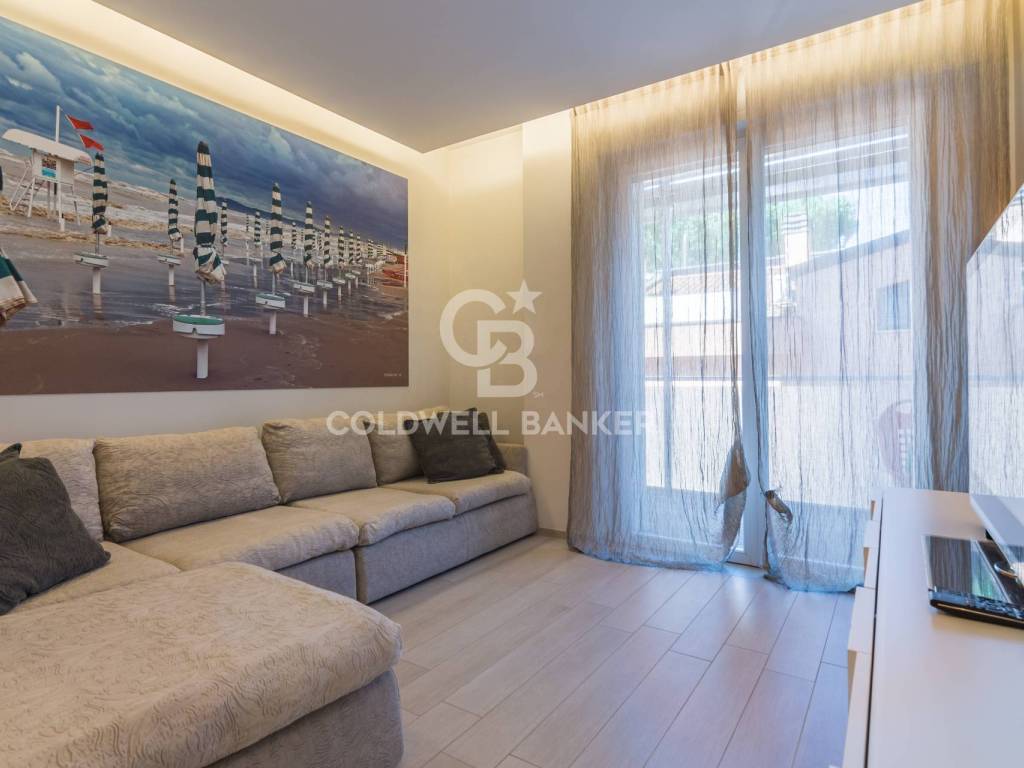 Appartamento a Riccione in Viale Catullo Caio Valerio, 9 - Foto 2