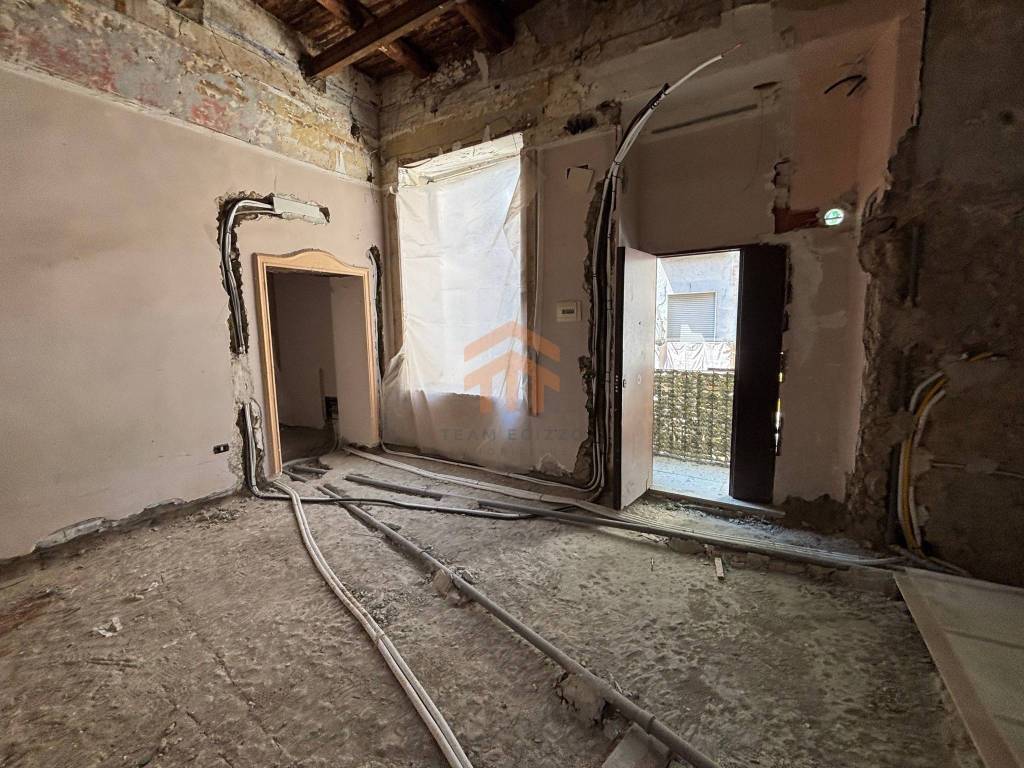 Appartamento a Napoli in Piazza Cardinale Sisto Riario Sforza - Foto 2
