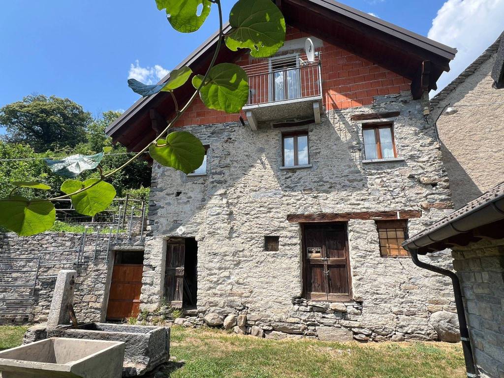 Casa indipendente a Druogno in Via Mozzio - Foto 2