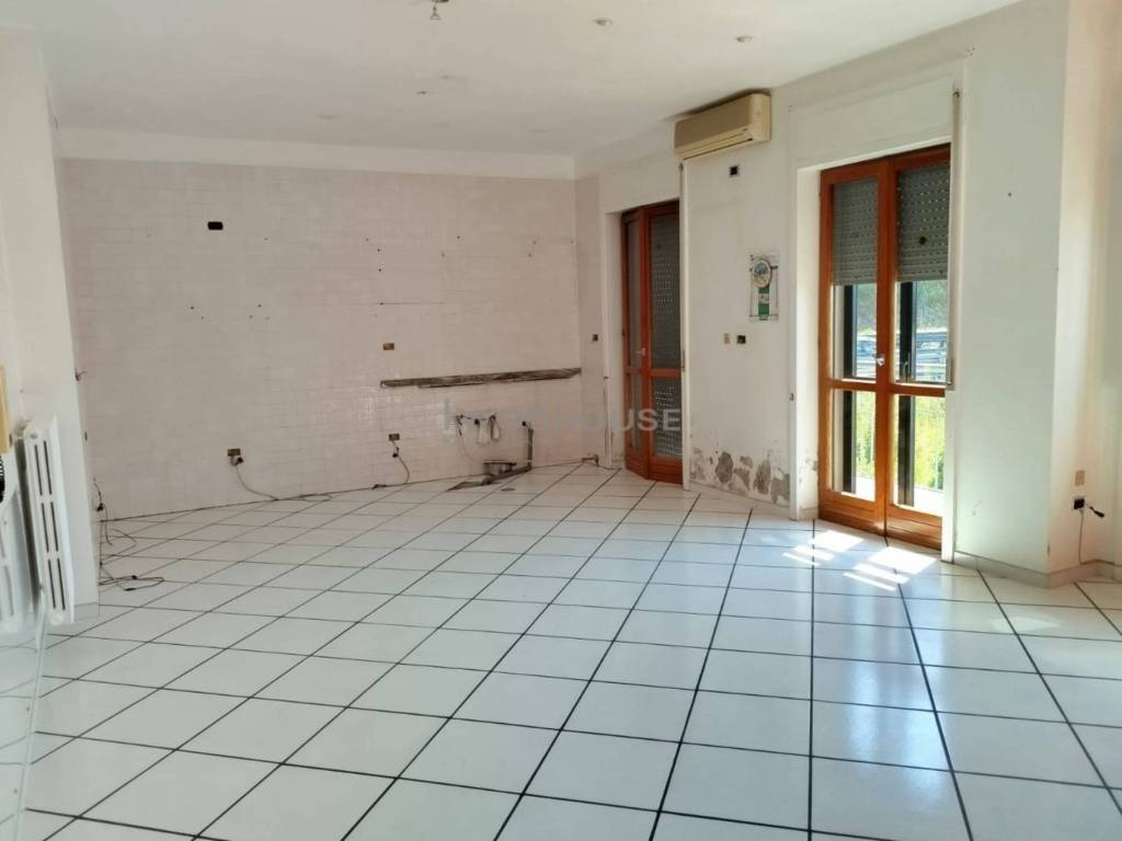 Appartamento a Salerno in Via Sabato Visco - Foto 2