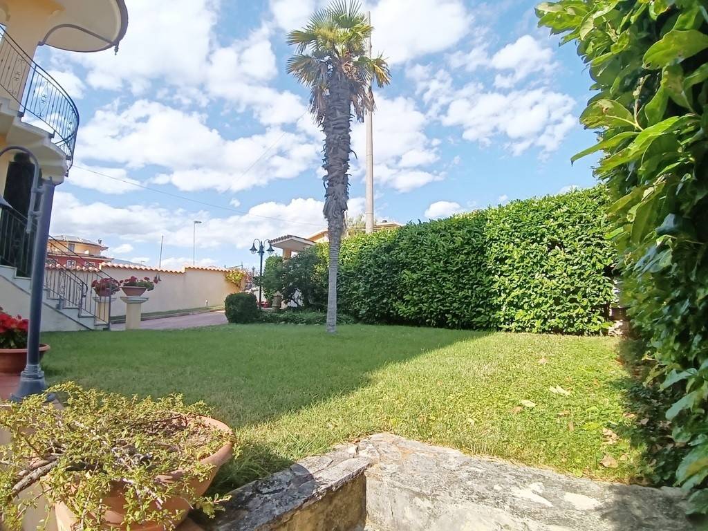 Villa a Avezzano in Via San Francesco, 266 - Foto 4