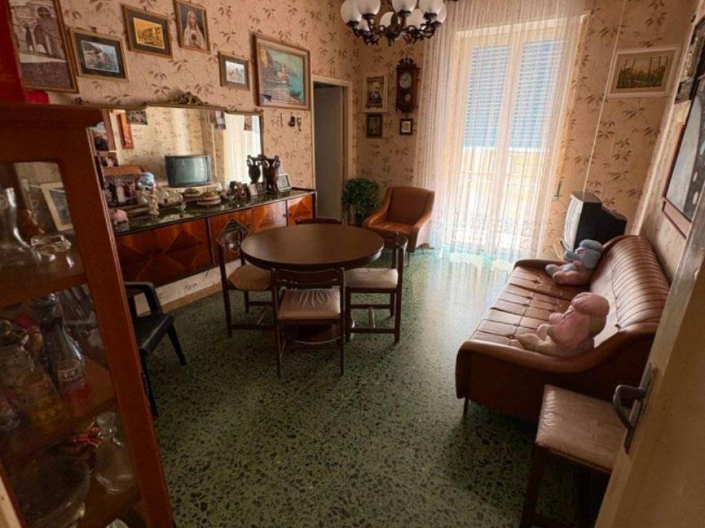 Casa indipendente a Fondi in Via Marco Minghetti - Foto 2