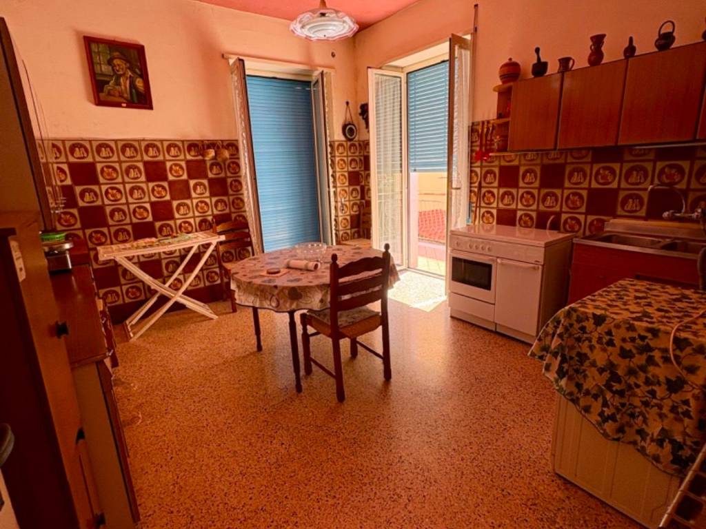 Casa indipendente a Fondi in Via Marco Minghetti - Foto 4