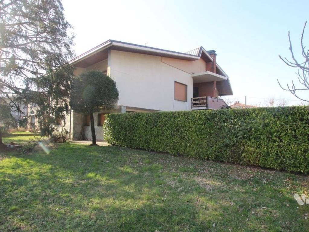Villa a Sirone in Via Camillo Benso di Cavour, 5 - Foto 3