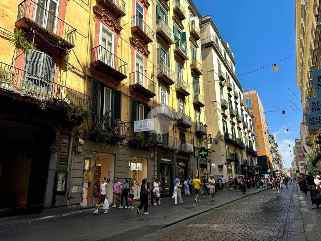 Appartamento a Napoli in Vico Lungo Teatro Nuovo - Foto 4