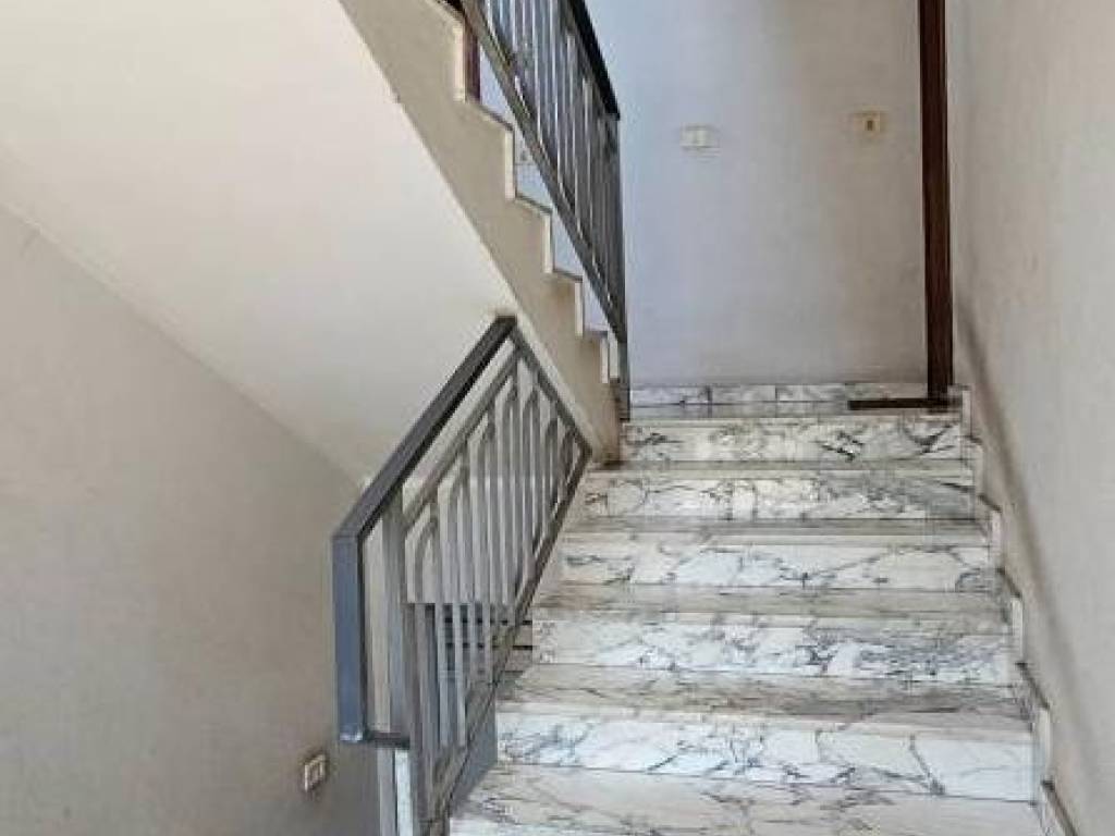 Appartamento a Aci sant'antonio in Via Regina Margherita - Foto 4