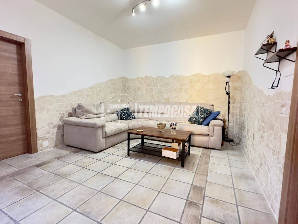 Appartamento a Valenzano in Via CASAMASSIMA 70 - Foto 2