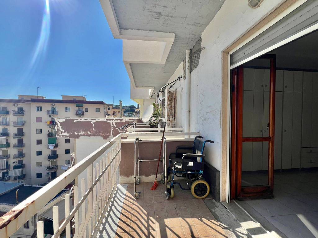 Appartamento a Napoli in Via Nicola Romeo - Foto 4