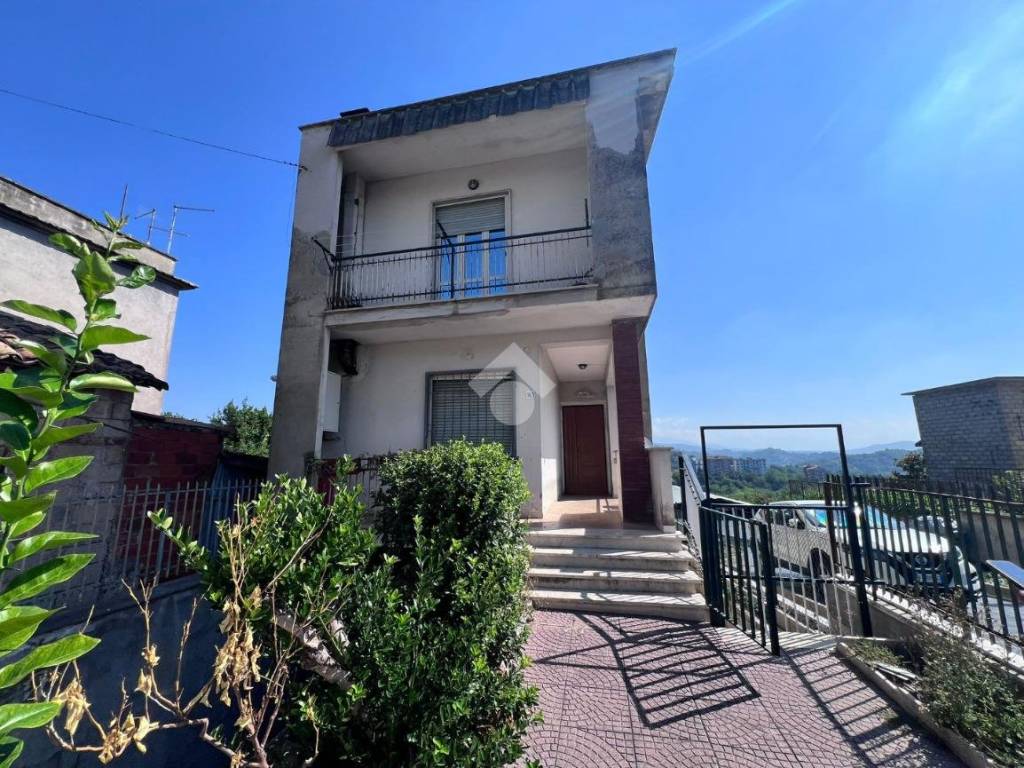 Casa indipendente a Frosinone in Via Francesco Brighindi, 163 - Foto 2