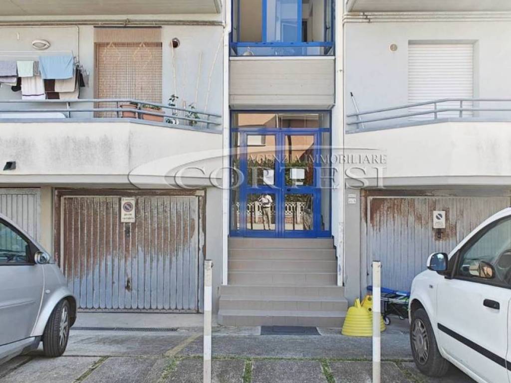 Box / garage a Fano in Via Fratelli Zuccari - Foto 2