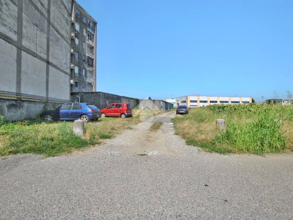 Box / garage a Livorno ferraris in Corso Aosta - Foto 4