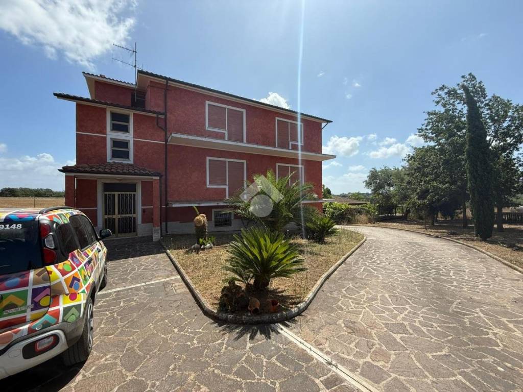 Villa a Aprilia in Via El Alamein, 13 - Foto 3