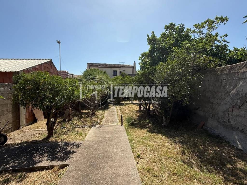 Appartamento a Santa giusta in Via Manzoni 115 - Foto 2