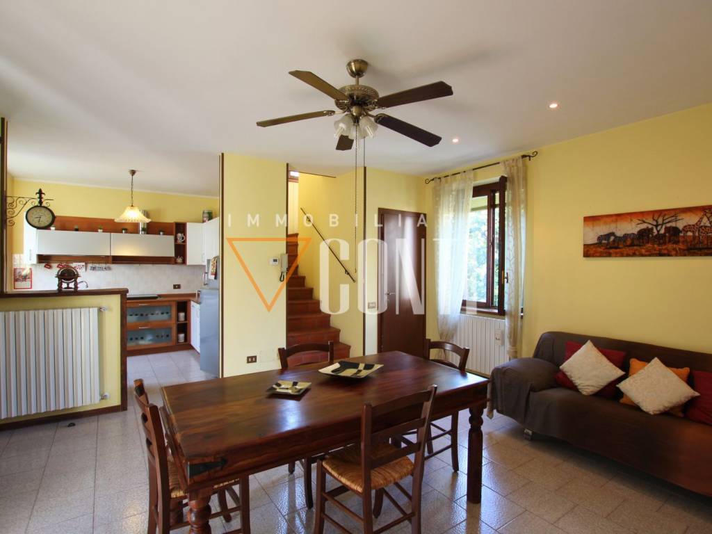 Villa a Cuasso al monte in Via per Besano, 11 - Foto 3